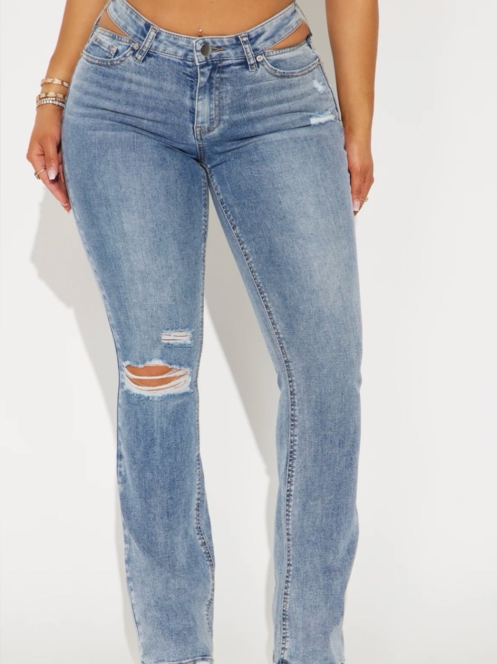 CUT OUT JEANS